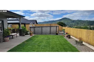 879 Pebble Creek St, Sutherlin, OR 97479 - Photo 31