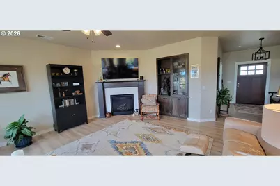 879 Pebble Crk St, Sutherlin, OR 97479 - Photo 5