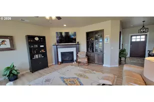 879 Pebble Creek St, Sutherlin, OR 97479 - Photo 5
