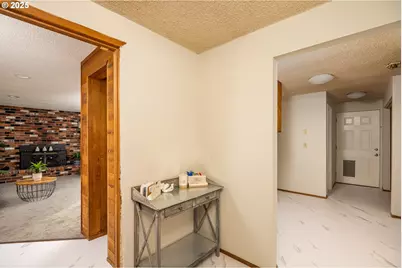 1270 Calvin St, Eugene, OR 97401 - Photo 25