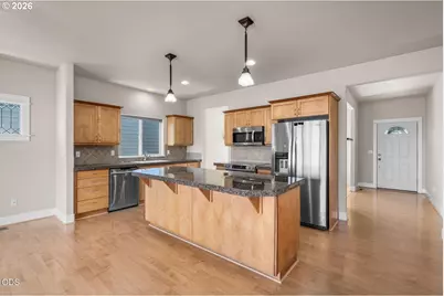 3551 SW Salmon Ct, Redmond, OR 97756 - Photo 5