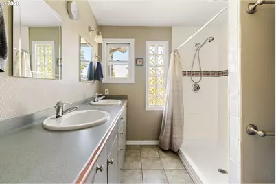 1941 SW Canby St, Portland, OR 97219 - Photo 29