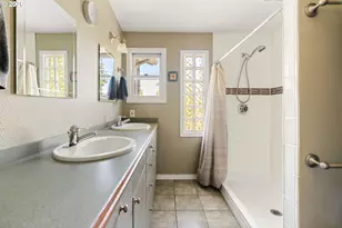 1941 SW Canby St, Portland, OR 97219 - Photo 29