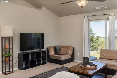 2721 NE 6th Dr, Redmond, OR 97756 - Photo 13