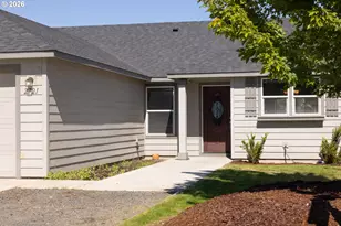 2721 NE 6th Dr, Redmond, OR 97756 - Photo 5