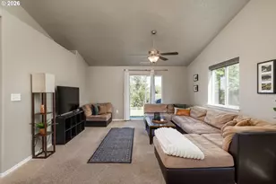 2721 NE 6th Dr, Redmond, OR 97756 - Photo 9