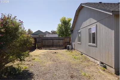 2721 NE 6th Dr, Redmond, OR 97756 - Photo 25