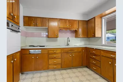 2915 E McLoughlin Blvd, Vancouver, WA 98661 - Photo 13