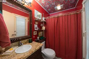 4242 SW Twombly Ave, Portland, OR 97239 - Photo 33