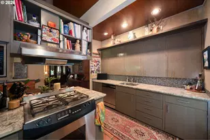 4242 SW Twombly Ave, Portland, OR 97239 - Photo 25