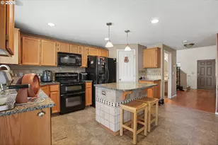 228 E 17th Pl, La Center, WA 98629 - Photo 9
