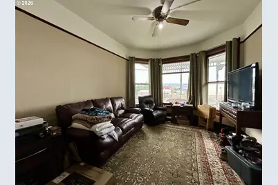 506 E 4th St, The Dalles, OR 97058 - Photo 5