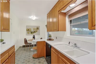 8618 St Helens Ave, Vancouver, WA 98664 - Photo 9