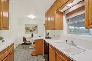 8618 St Helens Ave, Vancouver, WA 98664 - Photo 9