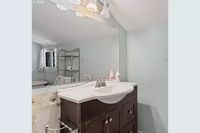 817 NW Earl Ave, Gresham, OR 97030 - Photo 17