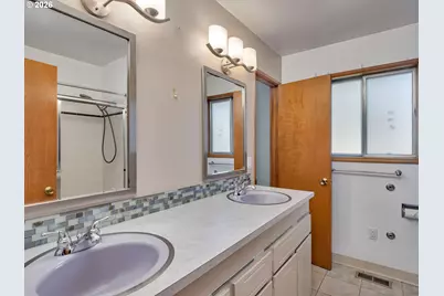 8835 SW Oak Ln, Portland, OR 97223 - Photo 21