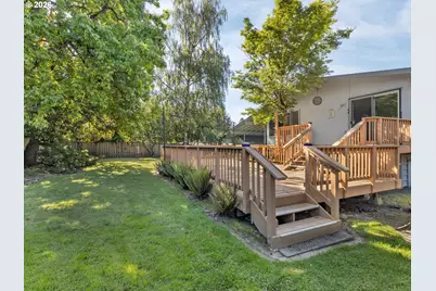 8835 SW Oak Ln, Portland, OR 97223 - Photo 7