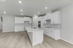 415 SW 32nd St, Battle Ground, WA 98604 - Photo 3