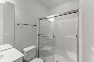 415 SW 32nd St, Battle Ground, WA 98604 - Photo 5