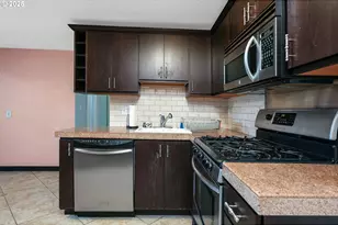 2025 SE Caruthers St, Portland, OR 97214 - Photo 19