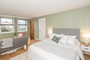 2025 SE Caruthers St, Portland, OR 97214 - Photo 5