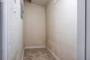 2025 SE Caruthers St, Portland, OR 97214 - Photo 25