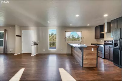 1033 Camelot Dr, Salem, OR 97306 - Photo 15