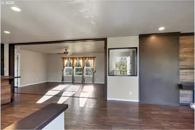 1033 Camelot Dr, Salem, OR 97306 - Photo 13