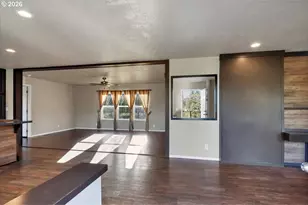 1033 Camelot Dr, Salem, OR 97306 - Photo 13