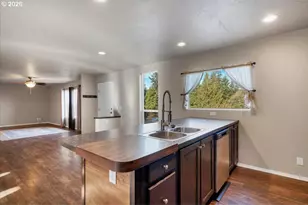 1033 Camelot Dr, Salem, OR 97306 - Photo 17