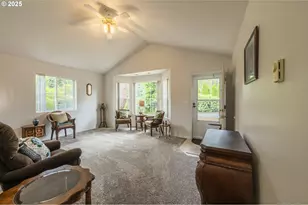 903 Chickses Dr, Coos Bay, OR 97420 - Photo 5