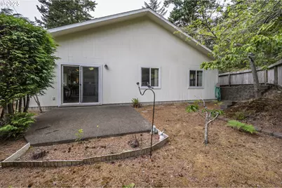 903 Chickses Dr, Coos Bay, OR 97420 - Photo 25