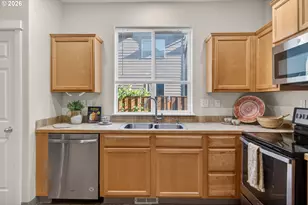 212 NW Glencory St, Hillsboro, OR 97124 - Photo 11