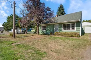 301 E 2nd St, Canby, OR 97013 - Photo 3