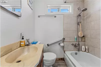 301 E 2nd St, Canby, OR 97013 - Photo 17