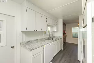 11624 SW Royal Villa Dr, Portland, OR 97224 - Photo 23