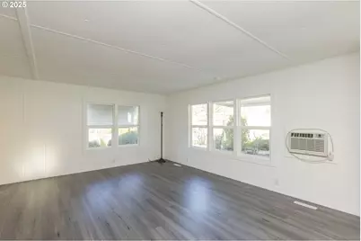 11624 SW Royal Villa Dr, Portland, OR 97224 - Photo 13