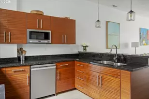 1636 NW Riverscape St, Portland, OR 97209 - Photo 13