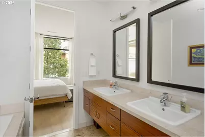 1636 NW Riverscape St, Portland, OR 97209 - Photo 27