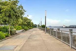 1636 NW Riverscape St, Portland, OR 97209 - Photo 43