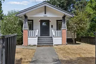 205 NW 12th St, Gresham, OR 97030 - Photo 3