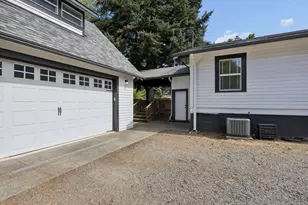 205 NW 12th St, Gresham, OR 97030 - Photo 37