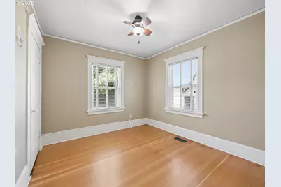 205 NW 12th St, Gresham, OR 97030 - Photo 19