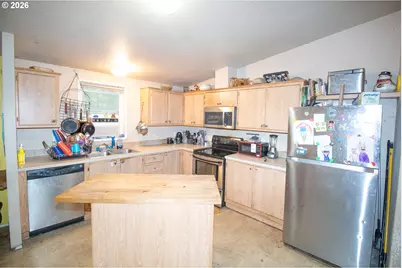 146 Enchanted Way, Cave Junction, OR 97523 - Photo 5