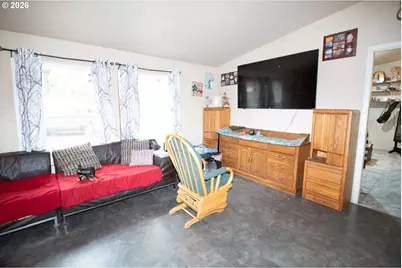 146 Enchanted Way, Cave Junction, OR 97523 - Photo 3