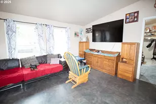 146 Enchanted Way, Cave Junction, OR 97523 - Photo 3