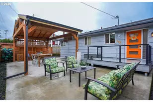 175 S 1st St, Kalama, WA 98625 - Photo 5