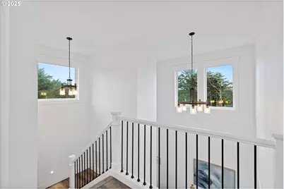 813 SW 9th St, Lincoln City, OR 97367 - Photo 27