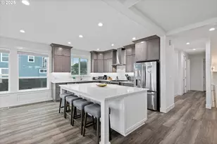 813 SW 9th St, Lincoln City, OR 97367 - Photo 9