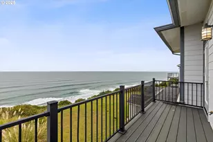 813 SW 9th St, Lincoln City, OR 97367 - Photo 33